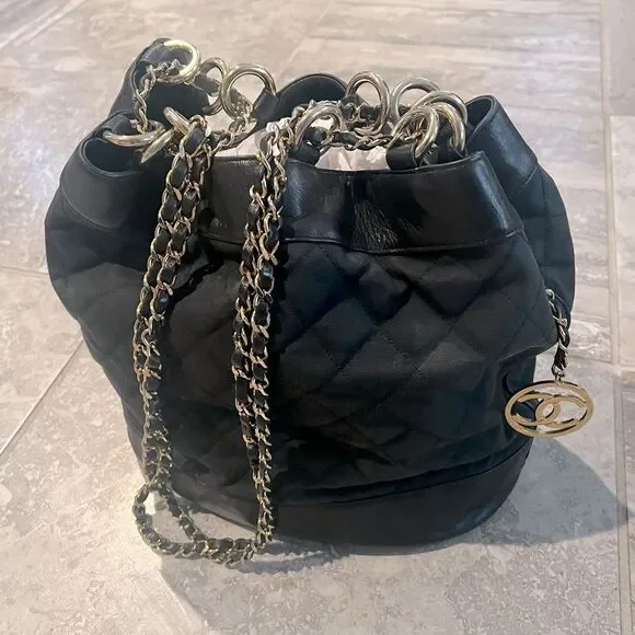 Chanel Black Canvas CC Chain Bucket Bag, Rare Vintage, Made in Italy - Picture 5 of 15